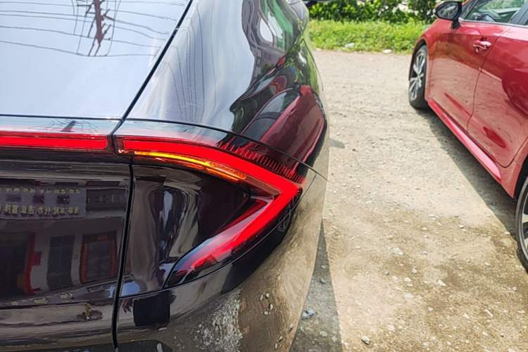 Used Wuling Xingguang 2024 Co-Creation Edition 150 Flagship Model Right Rear Taillight