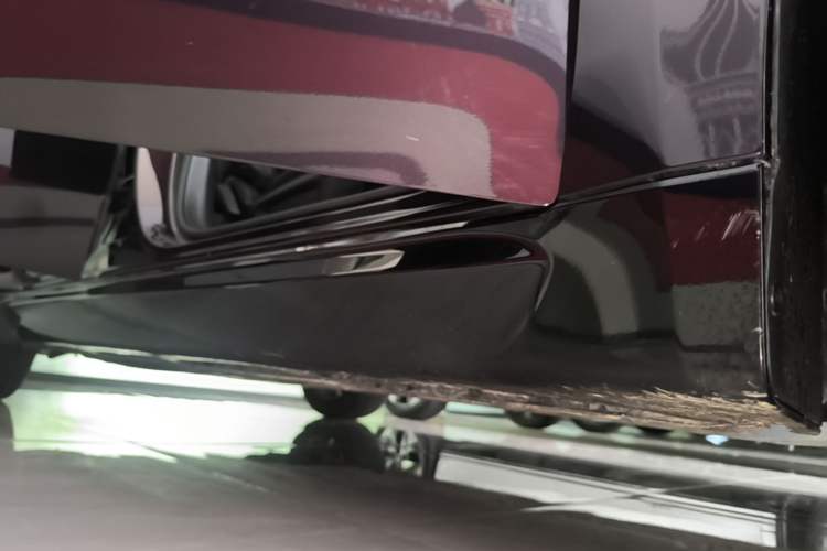 Used Wuling Xingguang 2024 Co-creation Edition 150 Standard Model Right Side Sill