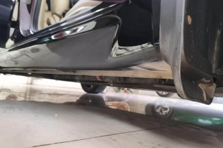 Used Wuling Xingguang 2024 Co-Creation Edition 150 Advanced Model Right Side Sill