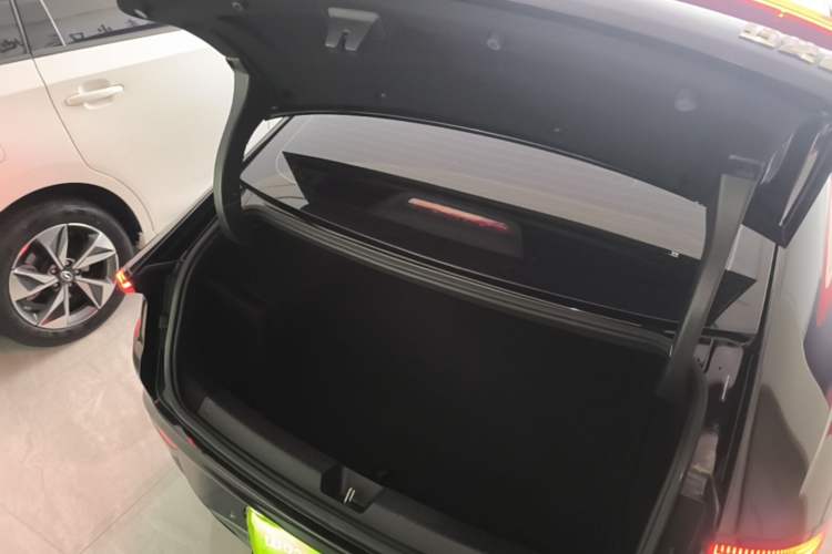 Used Wuling Xingguang 2024 Co-creation Edition 150 Standard Model Trunk