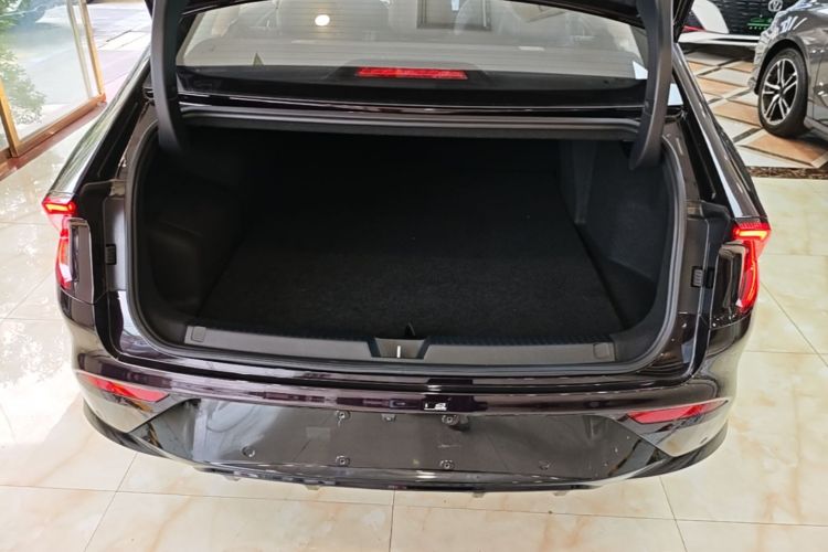 Used Wuling Xingguang 2024 Co-Creation Edition 150 Flagship Model Trunk