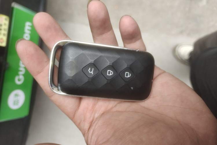 Used Wuling Xingguang 2024 Co-Creation Edition 150 Advanced Model Vehicle Key