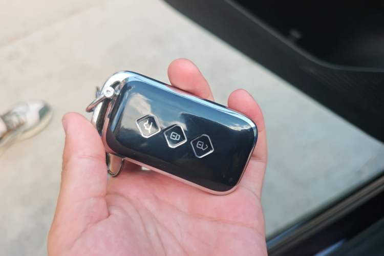 Used Wuling Xingguang 2024 Co-Creation Edition 70 Standard Model Vehicle Key