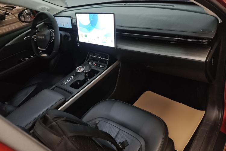 Used Wuling Xingguang 2024 Co-Creation Edition 510 Advanced Model Center Console