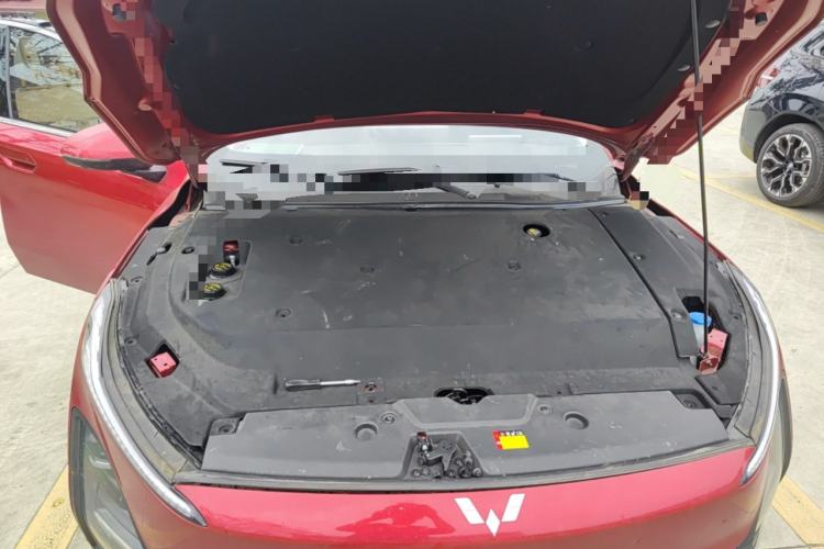 Used Wuling Xingguang 2024 Co-Creation Edition 510 Advanced Model Engine Bay