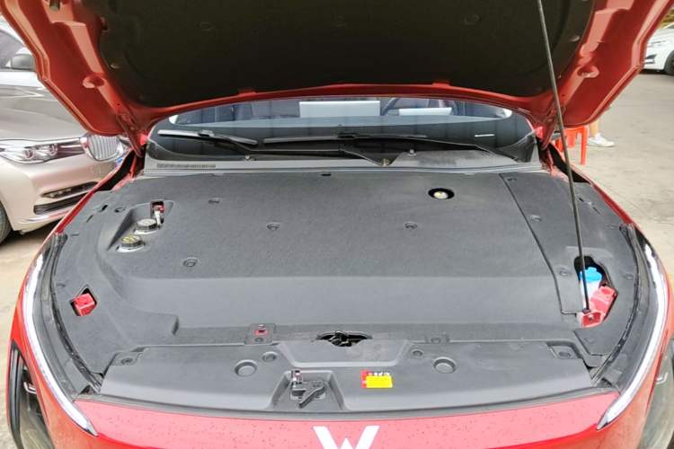 Used Wuling Xingguang 2024 Co-Creation Edition 510 Advanced Model Engine Bay