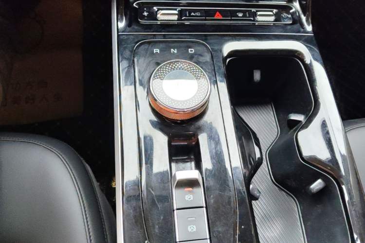 Used Wuling Xingguang 2024 Co-Creation Edition 510 Advanced Model Gear Lever
