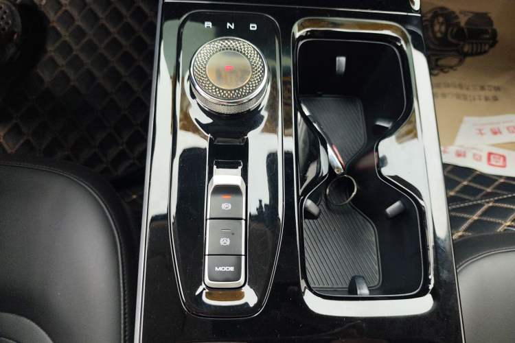 Used Wuling Xingguang 2024 Co-Creation Edition 510 Advanced Model Gear Lever