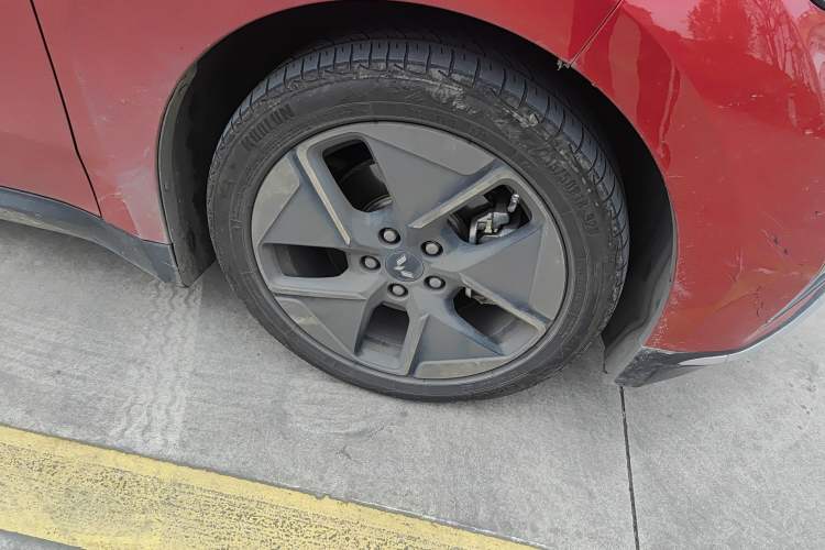 Used Wuling Xingguang 2024 Co-Creation Edition 510 Advanced Model Right Front Wheel Hub