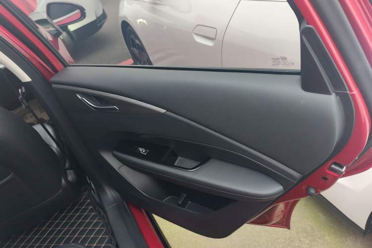 Used Wuling Xingguang 2024 Co-Creation Edition 510 Advanced Model Right Rear Door Interior