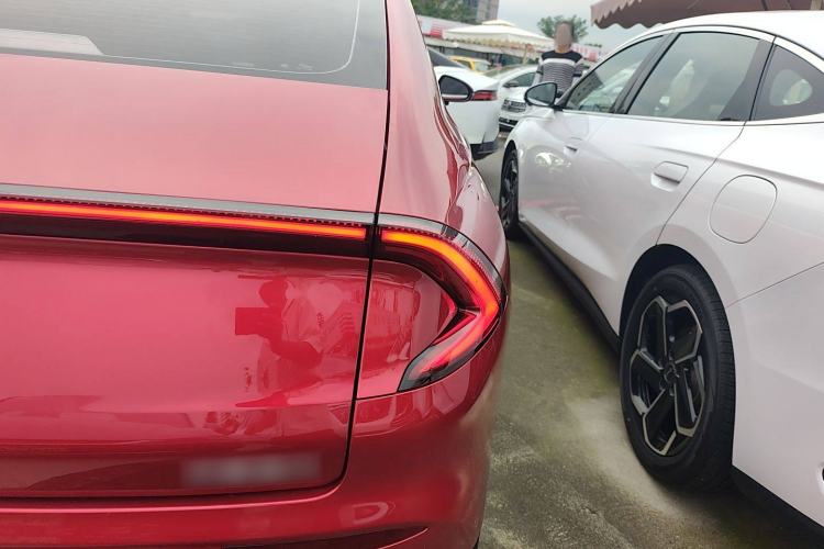Used Wuling Xingguang 2024 Co-Creation Edition 510 Advanced Model Right Rear Taillight