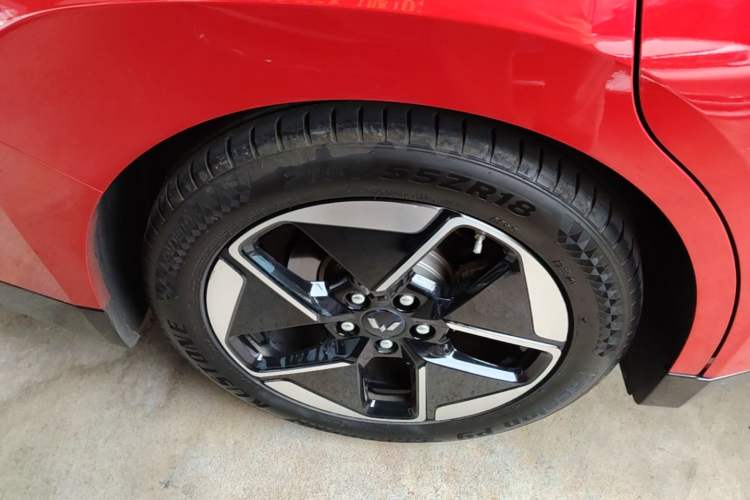 Used Wuling Xingguang 2024 Co-Creation Edition 510 Advanced Model Right Rear Wheel Hub