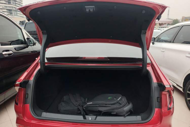 Used Wuling Xingguang 2024 Co-Creation Edition 510 Advanced Model Trunk