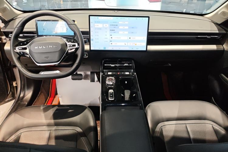Used Wuling Xingguang 2024 Co-Creation Edition 510 Advanced Model Center Console