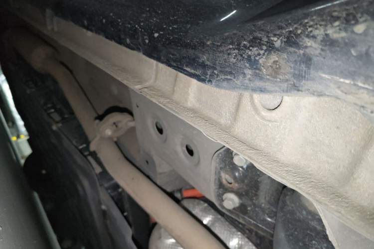 Used Wuling Xingguang 2024 Co-Creation Edition 150 Flagship Model Chassis Rear Left