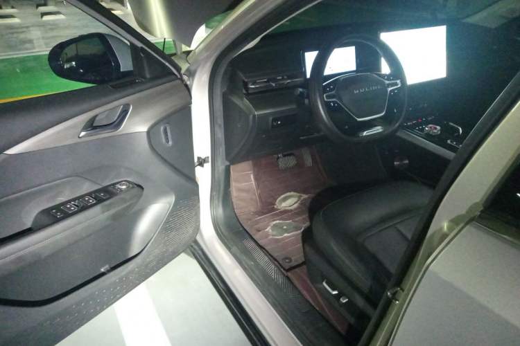 Used Wuling Xingguang 2024 Co-Creation Edition 510 Advanced Model Driver Seat