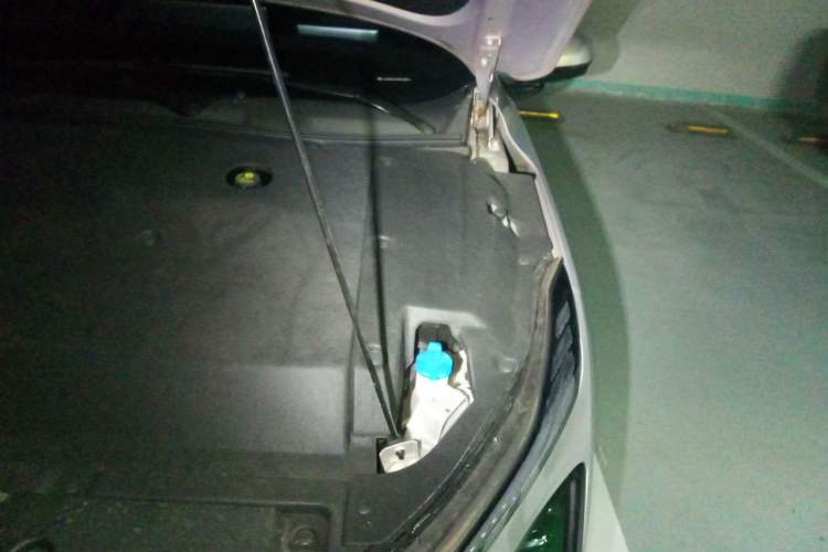 Used Wuling Xingguang 2024 Co-Creation Edition 510 Advanced Model Engine Bay Left