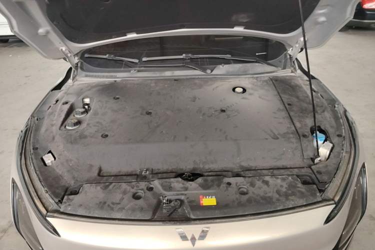 Used Wuling Xingguang 2024 Co-Creation Edition 510 Advanced Model Engine Bay