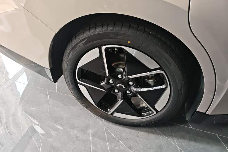 Used Wuling Xingguang 2024 Co-Creation Edition 510 Advanced Model Exterior 5