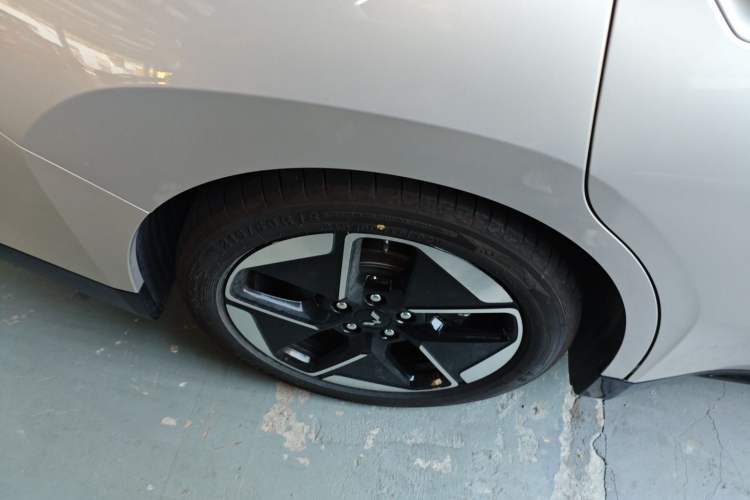 Used Wuling Xingguang 2024 Co-Creation Edition 510 Advanced Model Exterior 8