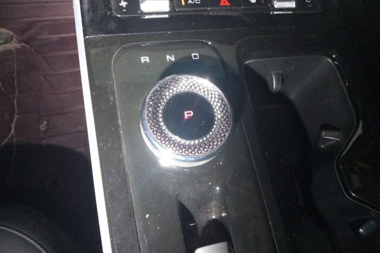 Used Wuling Xingguang 2024 Co-Creation Edition 510 Advanced Model Gear Lever