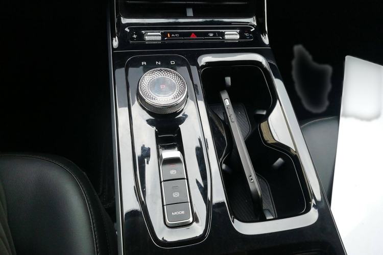 Used Wuling Xingguang 2024 Co-Creation Edition 510 Advanced Model Gear Lever