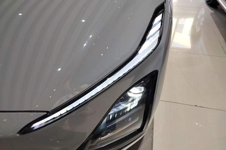 Used Wuling Xingguang 2024 Co-Creation Edition 510 Advanced Model Left Front Headlight