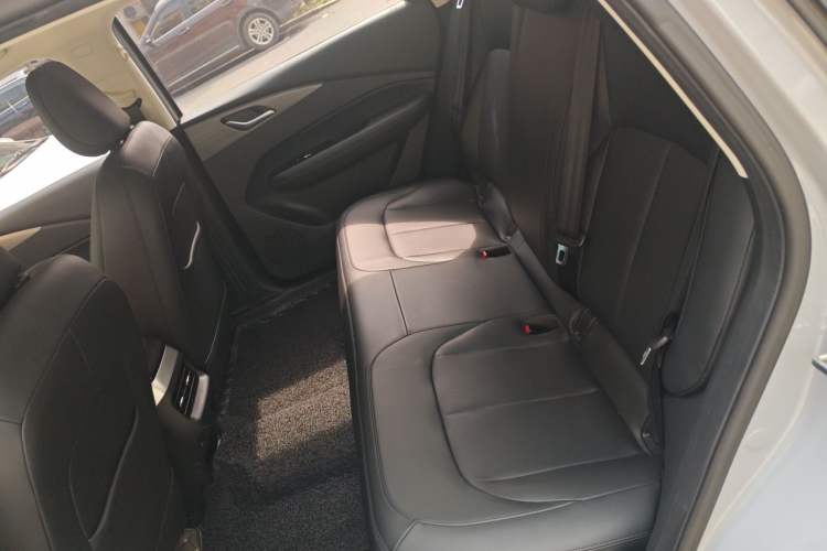 Used Wuling Xingguang 2024 Co-Creation Edition 510 Advanced Model Left Rear Seat