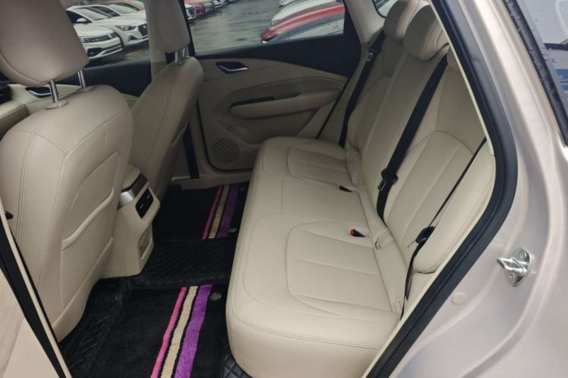 Used Wuling Xingguang 2024 Co-Creation Edition 510 Advanced Model Left Rear Seat