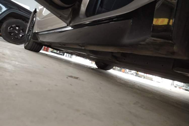 Used Wuling Xingguang 2024 Co-Creation Edition 510 Advanced Model Left Side Sill