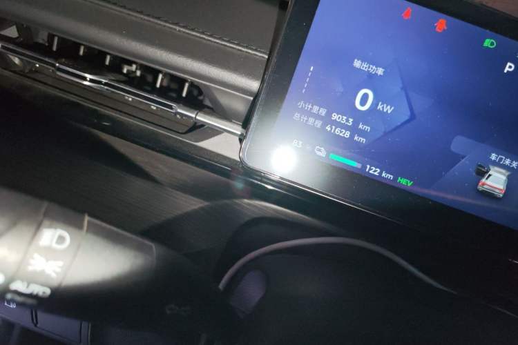 Used Wuling Xingguang 2024 Co-Creation Edition 150 Flagship Model Odometer Close Up