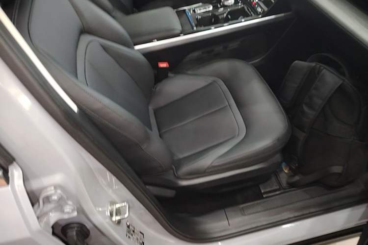 Used Wuling Xingguang 2024 Co-Creation Edition 510 Advanced Model Right Front Seat