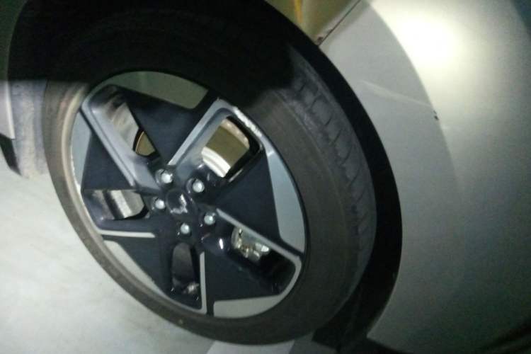 Used Wuling Xingguang 2024 Co-Creation Edition 510 Advanced Model Right Front Wheel Hub