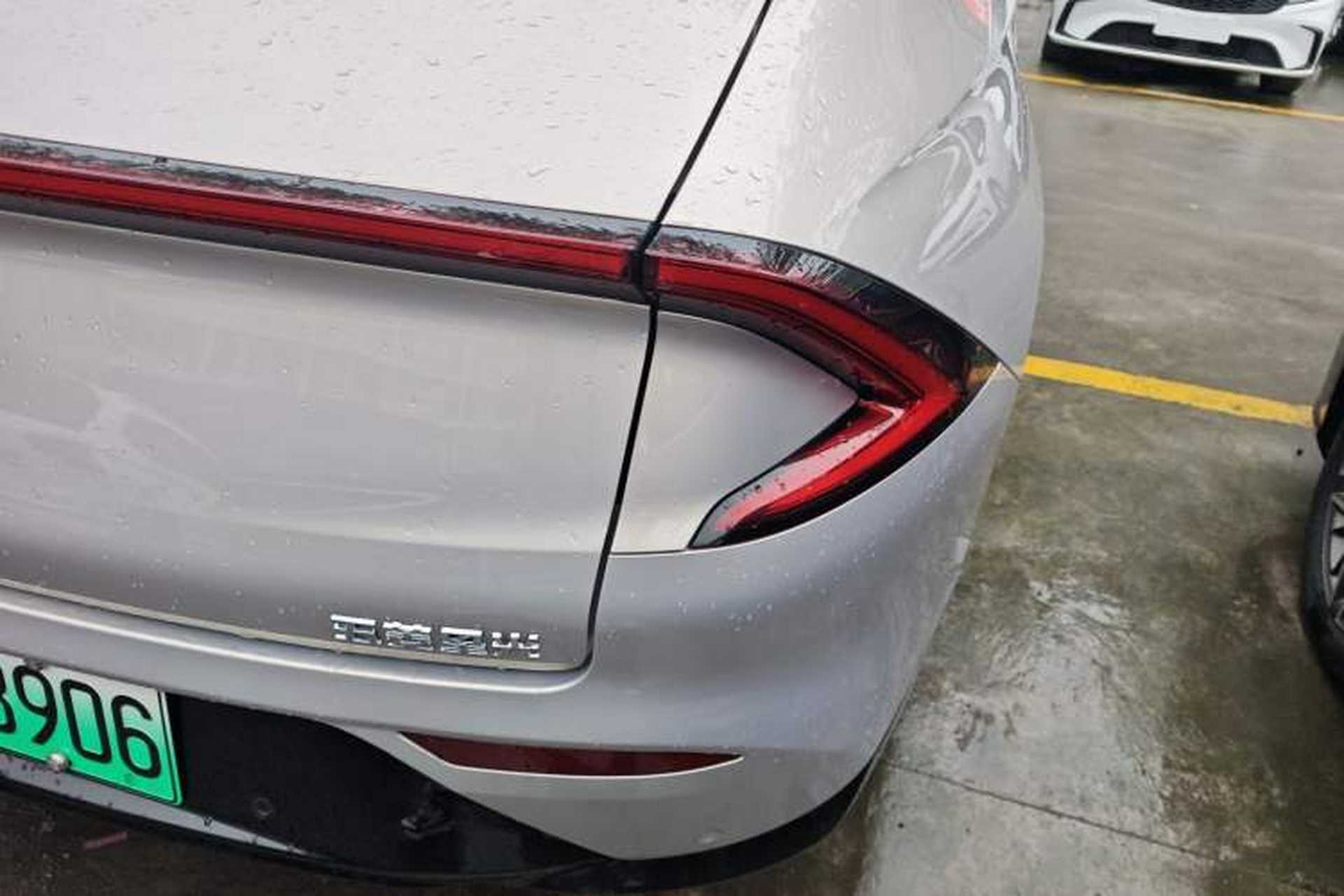 Used Wuling Xingguang 2024 Co-Creation Edition 510 Advanced Model Right Rear Taillight