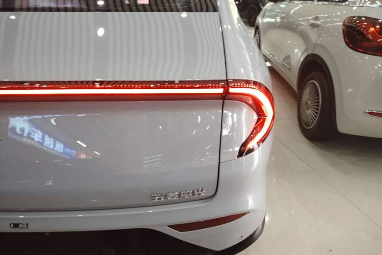 Used Wuling Xingguang 2024 Co-Creation Edition 510 Advanced Model Right Rear Taillight