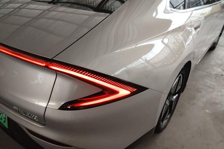Used Wuling Xingguang 2024 Co-Creation Edition 510 Advanced Model Right Rear Taillight