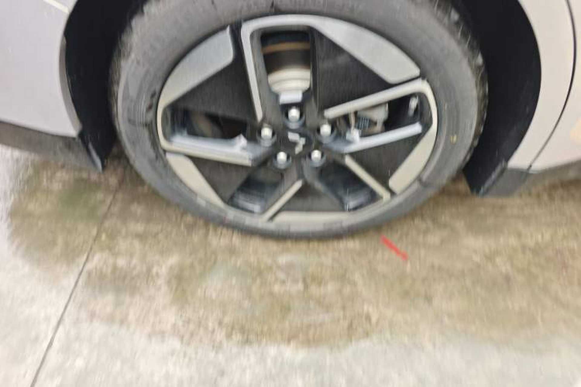 Used Wuling Xingguang 2024 Co-Creation Edition 510 Advanced Model Right Rear Wheel Hub