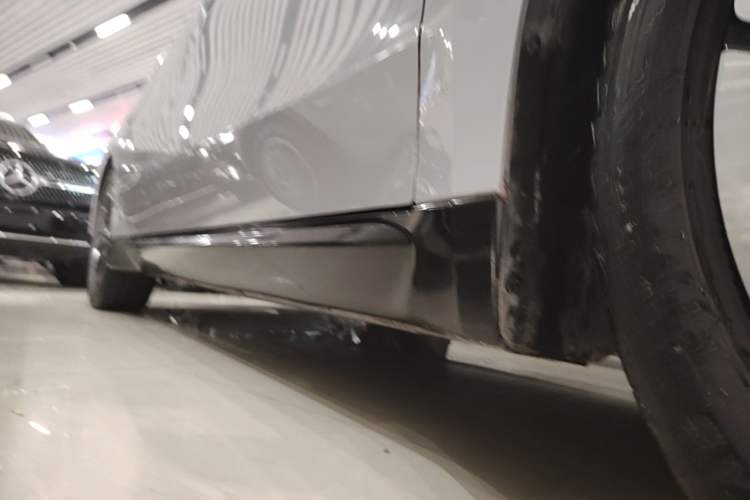 Used Wuling Xingguang 2024 Co-Creation Edition 510 Advanced Model Right Side Sill