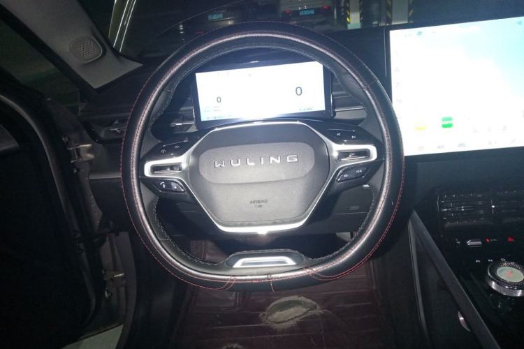 Used Wuling Xingguang 2024 Co-Creation Edition 510 Advanced Model Steering Wheel