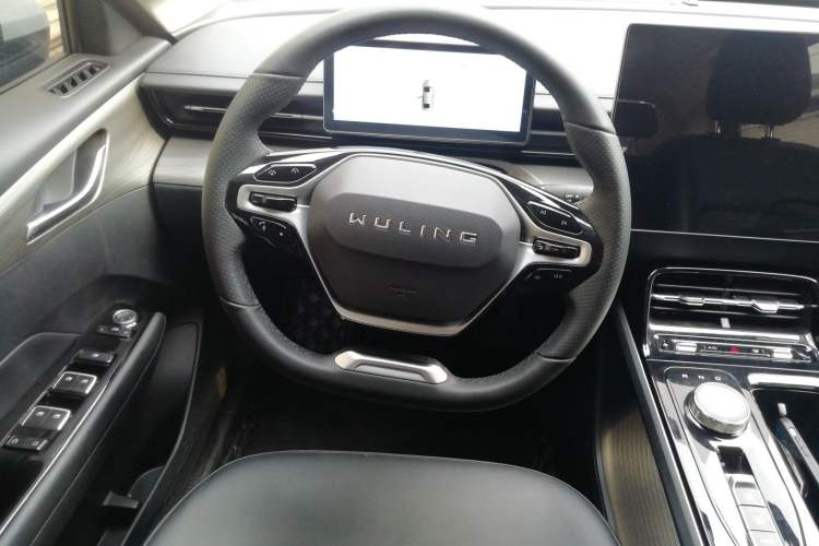 Used Wuling Xingguang 2024 Co-Creation Edition 510 Advanced Model Steering Wheel