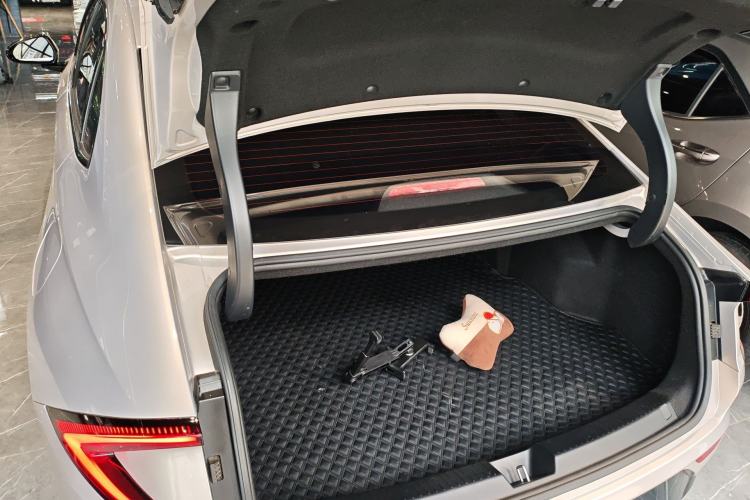 Used Wuling Xingguang 2024 Co-Creation Edition 510 Advanced Model Trunk