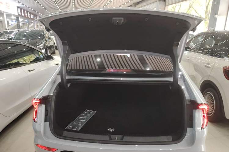 Used Wuling Xingguang 2024 Co-Creation Edition 510 Advanced Model Trunk
