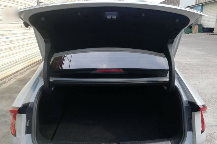 Used Wuling Xingguang 2024 Co-Creation Edition 510 Advanced Model Trunk