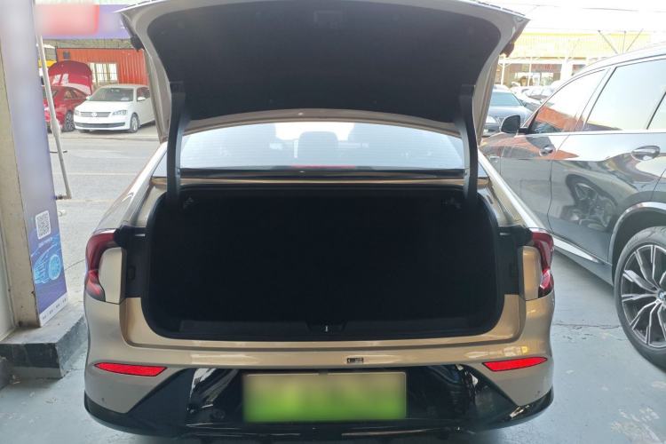 Used Wuling Xingguang 2024 Co-Creation Edition 510 Advanced Model Trunk
