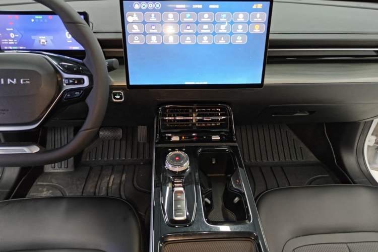 Used Wuling Xingguang 2024 Co-Creation Edition 510 Advanced Model Audio And AC Panel