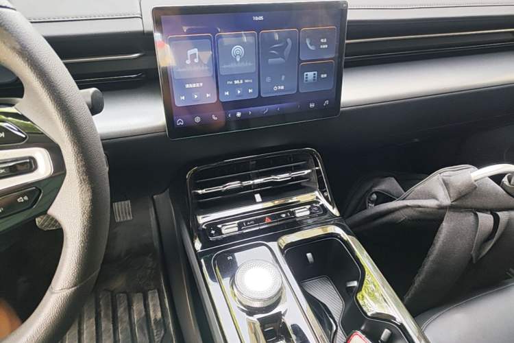 Used Wuling Xingguang 2024 Co-Creation Edition 410 Standard Model Audio And AC Panel