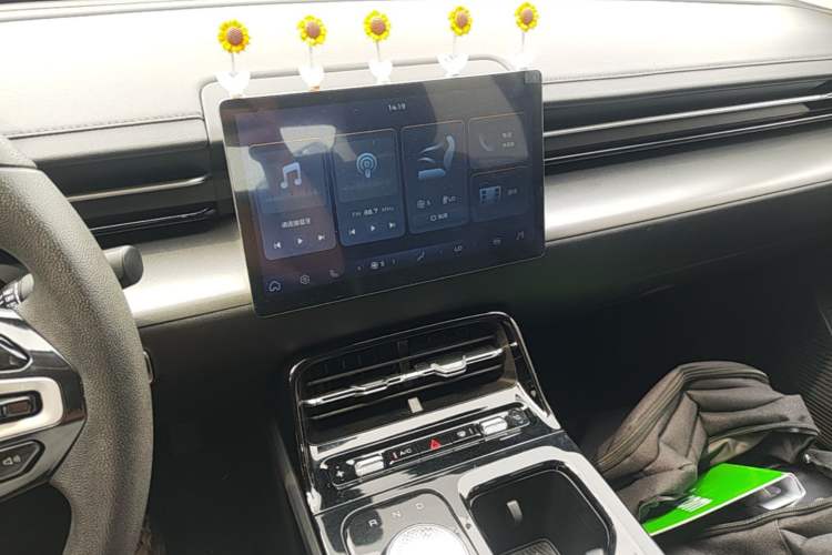Used Wuling Xingguang 2024 Co-Creation Edition 410 Standard Model Audio And AC Panel