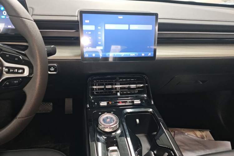 Used Wuling Xingguang 2024 Co-creation Edition 150 Standard Model Audio And AC Panel