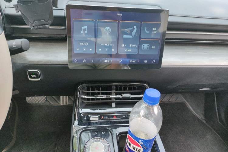 Used Wuling Xingguang 2024 Co-creation Edition 150 Standard Model Audio And AC Panel