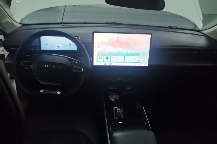 Used Wuling Xingguang 2024 Co-Creation Edition 510 Advanced Model Center Console